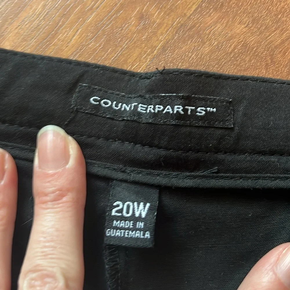 New Counterparts black capris - Picture 6 of 16